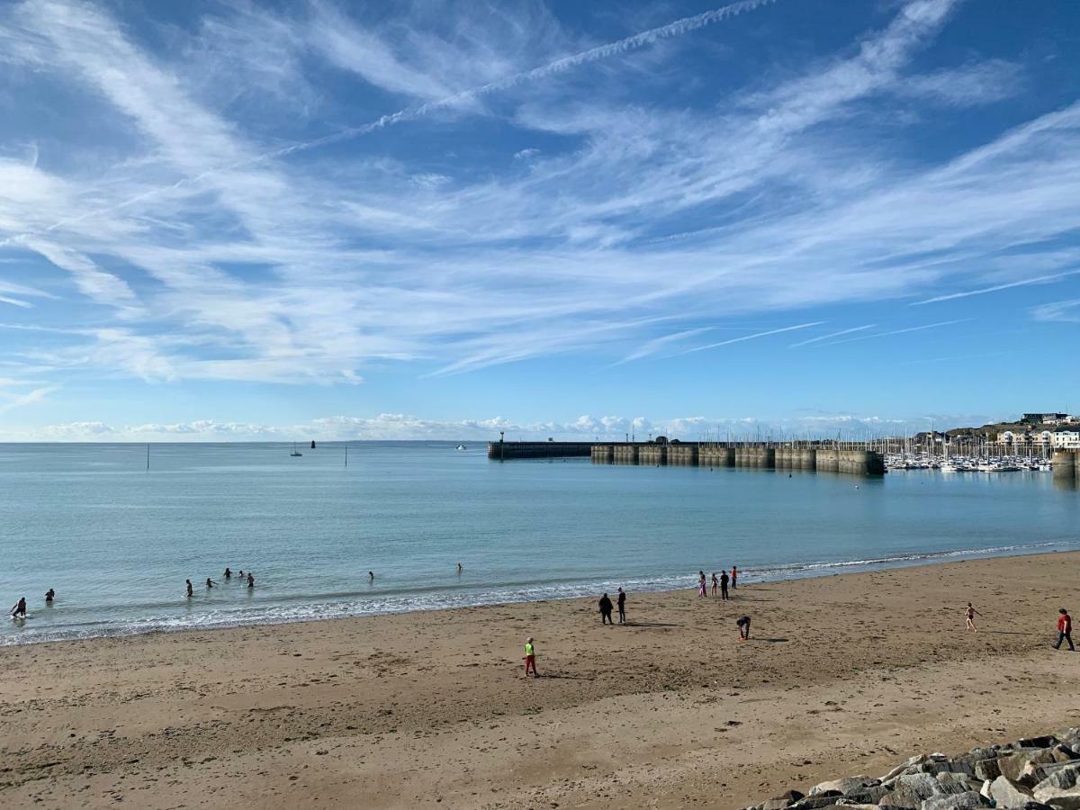 Les Pieds Dans L'Eau Acces Direct A La Plage ! Granville Zewnętrze zdjęcie